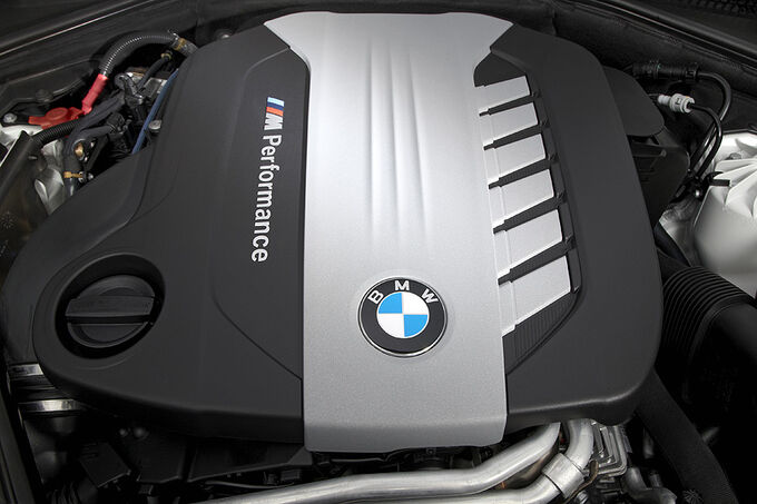 01-2012-BMW-M-550d-xDrive-Motor-fotoshowImage-ff60d8ea-564792.jpg