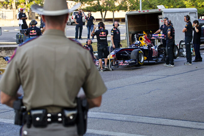 David-Coulthard-Showrun-Austin-2011-fotoshowImage-68ada5f2-526581.jpg