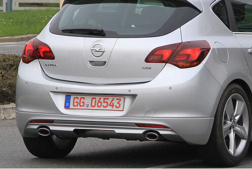 Erlkoenig-Opel-Astra-GSI-f498x333-F4F4F2-C-60db5ede-326694.jpg