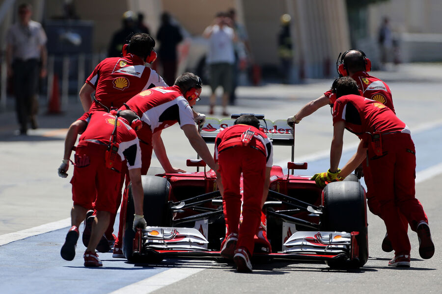 [Imagen: Fernando-Alonso-Ferrari-Formel-1-Bahrain...759003.jpg]