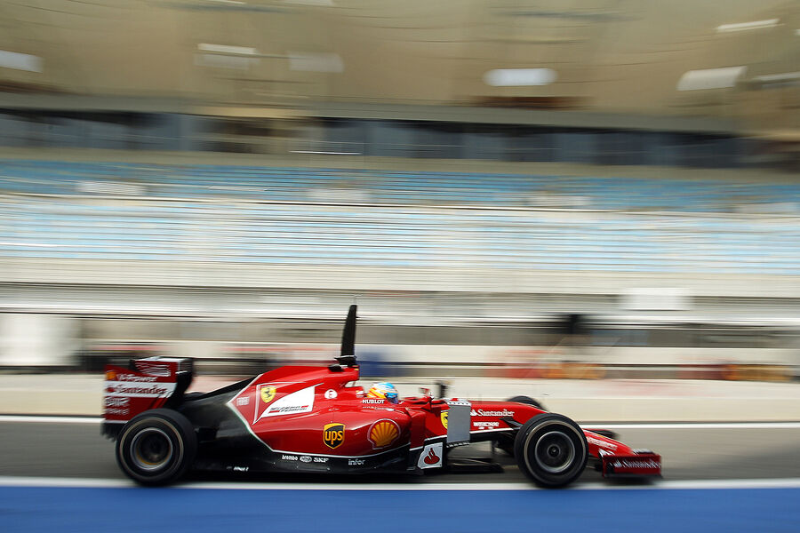 [Imagen: Fernando-Alonso-Ferrari-Formel-1-Test-Ba...758331.jpg]