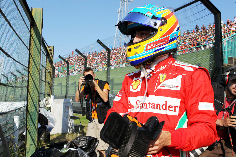 [Imagen: Fernando-Alonso-GP-Japan-2012-19-fotosho...635403.jpg]