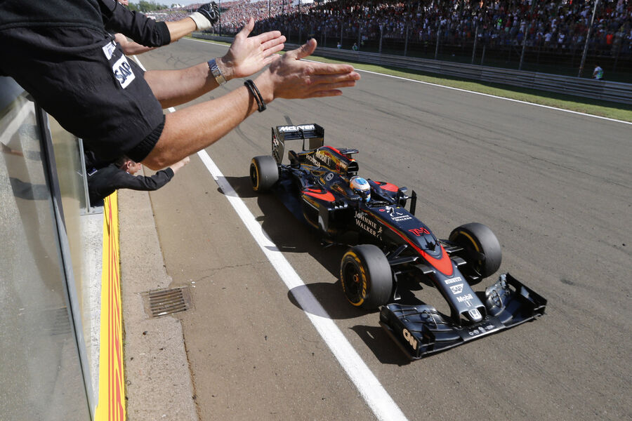 [Imagen: Fernando-Alonso-GP-Ungarn-2015-fotoshowB...885455.jpg]