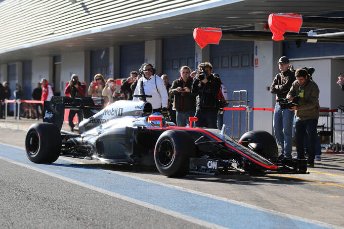 Fernando-Alonso-McLaren-Honda-Formel-1-T