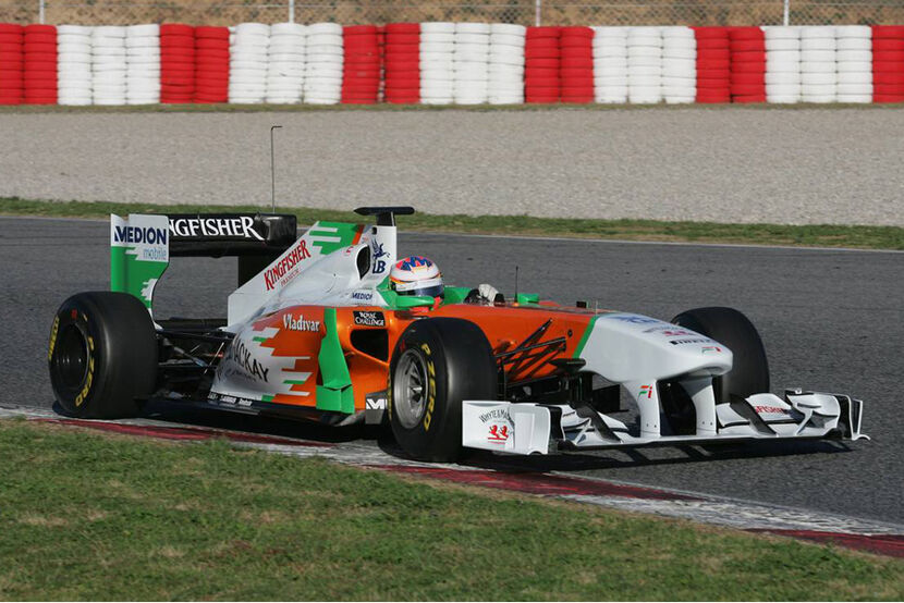 Formel-1-Test-2011-Barcelona-f830x554-F4F4F2-C-281432ca-455766.jpg