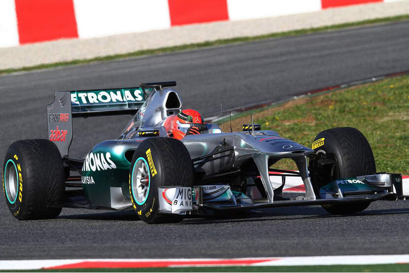 Formel-1-Test-Barcelona-2011-f830x554-F4F4F2-C-b7536597-455370.jpg