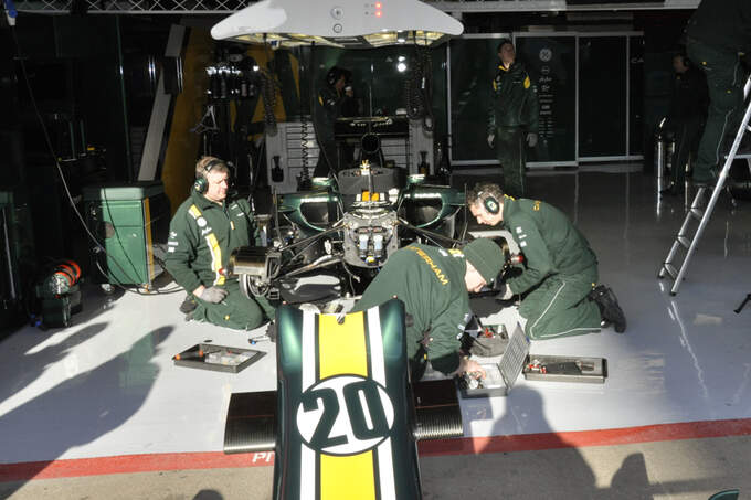 Formel-1-Test-Barcelona-21-2-2012-Caterham-fotoshowImage-2468b0bd-571528.jpg