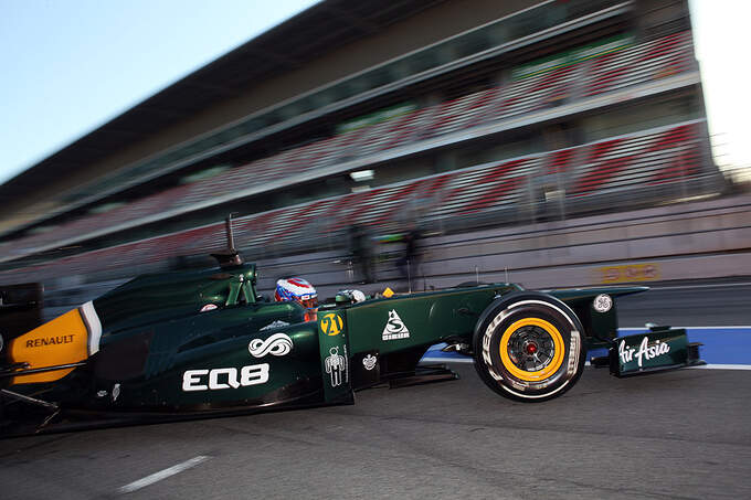 Formel-1-Test-Barcelona-22-2-2012-Vitaly-Petrov-Caterham-fotoshowImage-bfdda6e5-572106.jpg