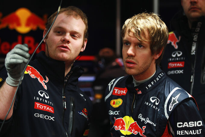 Formel-1-Test-Jerez-9-2-2012-Sebastian-Vettel-Red-Bull-fotoshowImage-b28e62b2-569367.jpg