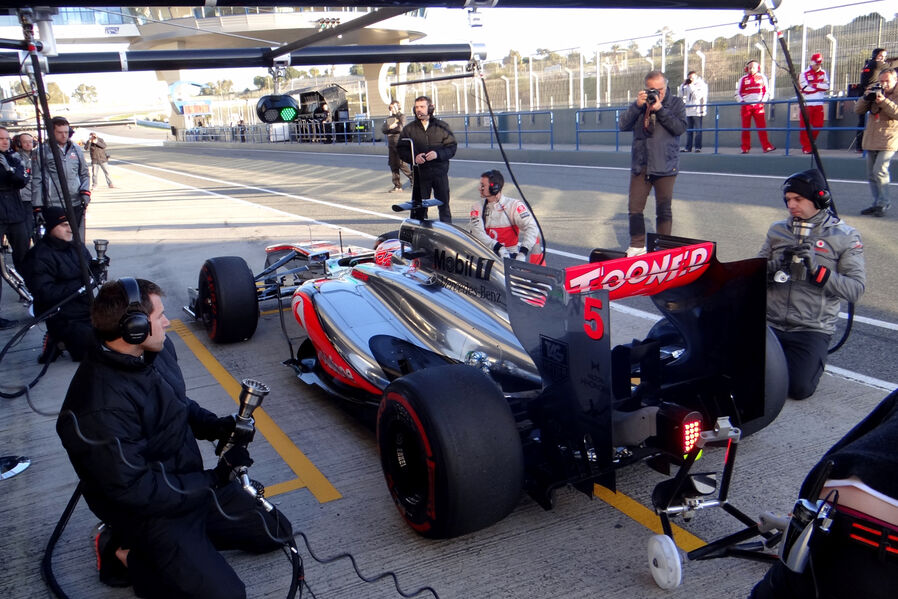Jenson-Button-McLaren-Formel-1-Test-Jerez-7-Februar-2013-19-fotoshowImageNew-6bb4433d-659674.jpg
