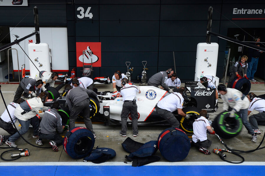 Kamui-Kobayashi-Sauber-Formel-1-GP-England-Silverstone-7-Juli-2012-19-fotoshowImageNew-fde5c5bc-610824.jpg