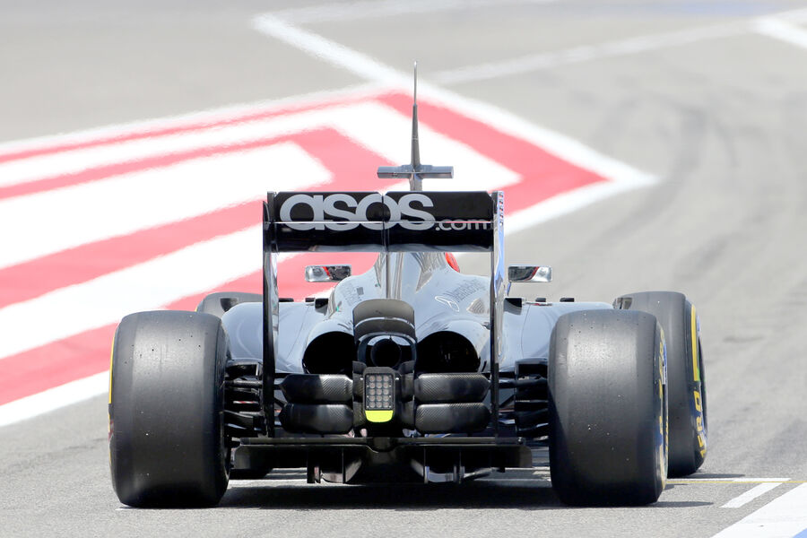 [Imagen: Kevin-Magnussen-McLaren-GP-Bahrain-Test-...770242.jpg]