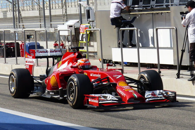 [Imagen: Kimi-Raeikkoenen-Ferrari-Formel-1-Test-B...758827.jpg]