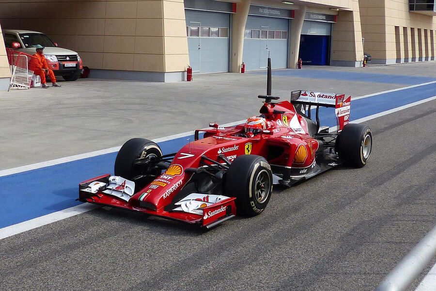 [Imagen: Kimi-Raeikkoenen-Ferrari-Formel-1-Test-B...758169.jpg]
