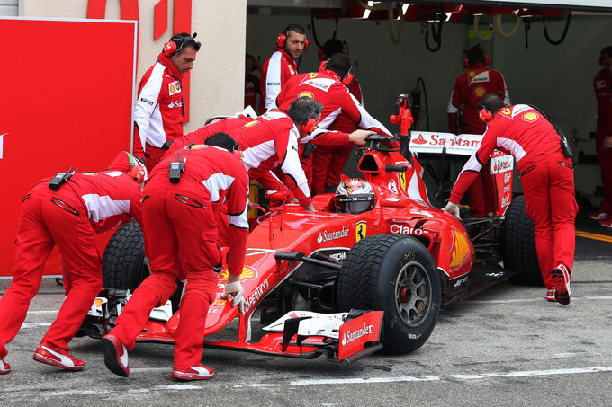 Kimi-Raeikkoenen-Ferrari-Pirelli-Regentest-Paul-Ricard-25-Januar-2016-fotoshowImage-212dc185-922935.jpg