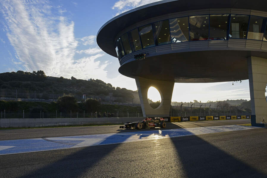 Kimi-Raikkonen-Lotus-Formel-1-Test-Jerez-8-Februar-2013-19-fotoshowImageNew-602fd99-660209.jpg