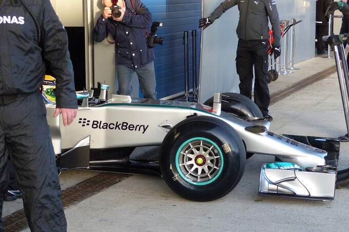 Lewis-Hamilton-Mercedes-Formel-1-Jerez-Test-28-Januar-2014-fotoshowImage-24307fab-751079.jpg