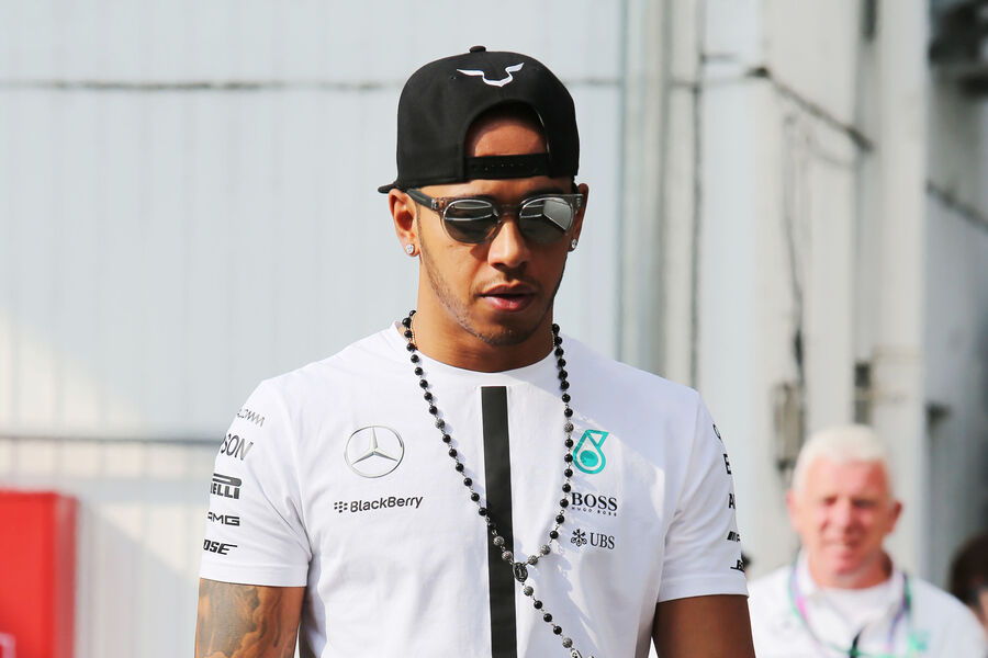 [Imagen: Lewis-Hamilton-Mercedes-GP-Ungarn-Budape...884892.jpg]