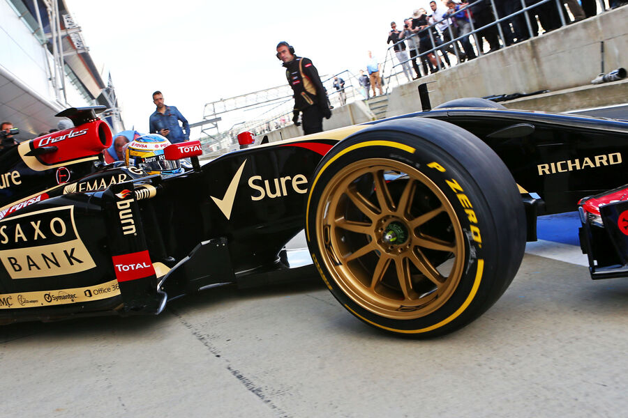 Lotus-Pirelli-18-Zoll-F1-Test-Silverstone-2014-fotoshowBigImage-bff1737-792903.jpg