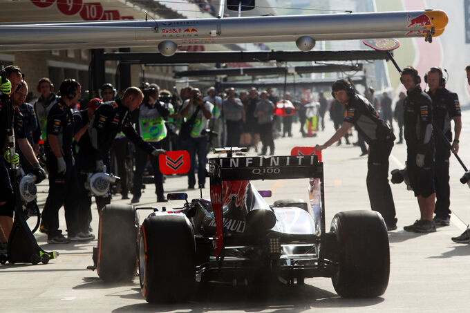 Mark-Webber-Red-Bull-Formel-1-GP-USA-15-November-2013-fotoshowImage-b289d0a3-736153.jpg