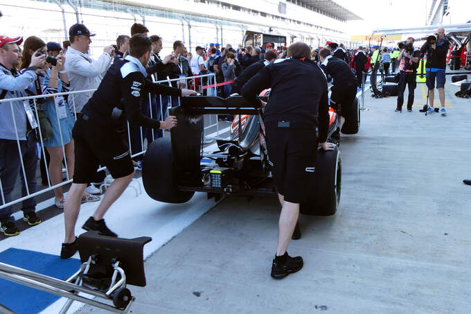 McLaren - Formel 1 - GP Russland - 28. April 2016