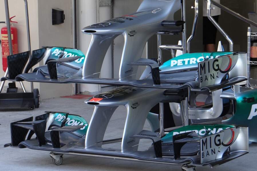 Mercedes-Formel-1-GP-Abu-Dhabi-01-November-2012-19-fotoshowImageNew-bff8186c-641570.jpg