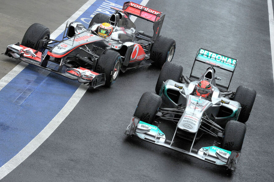 Michael-Schumacher-GP-England-Training-Silverstone-8-Juli-2011-c890x594-ffffff-C-f5dee825-513415.jpg