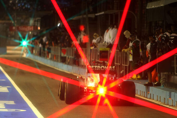 Michael-Schumacher-GP-Singapur-23-September-2011-fotoshowImage-63b42d2-538607.jpg