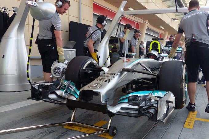 Nico-Rosberg-Mercedes-Formel-1-Test-Bahrain-27-Februar-2014-fotoshowImage-bedddf5a-758048.jpg