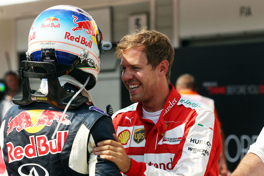 [Imagen: Sebastian-Vettel-Ferrari-Daniel-Ricciard...885168.jpg]