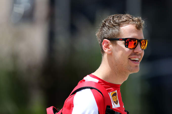 Sebastian-Vettel-Ferrari-Formel-1-GP-Bahrain-17-April-2015-fotoshowImage-5467da2f-858170.jpg