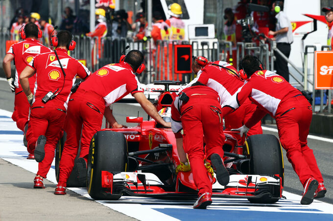 Sebastian-Vettel-Ferrari-Formel-1-GP-China-Shanghai-10-April-2015-fotoshowImage-8036629c-856425.jpg