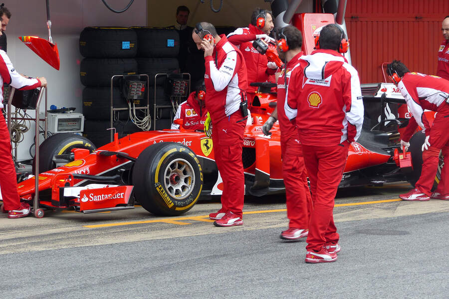 Sebastian-Vettel-Ferrari-Formel-1-Test-Barcelona-1-Maerz-2015-fotoshowBigImage-586e31c6-847104.jpg