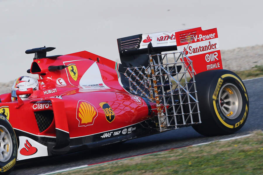 Sebastian-Vettel-Ferrari-Formel-1-Test-Barcelona-27-Februar-2015-fotoshowBigImage-552f9f7e-846738.jpg