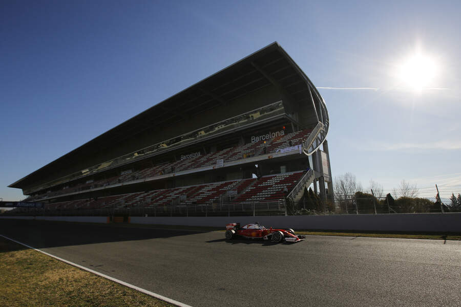 Sebastian-Vettel-Ferrari-Formel-1-Test-B