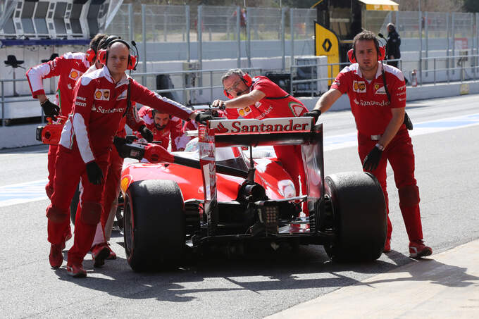 Sebastian Vettel - Ferrari - Formel 1-Test - Barcelona - 4. März 2016