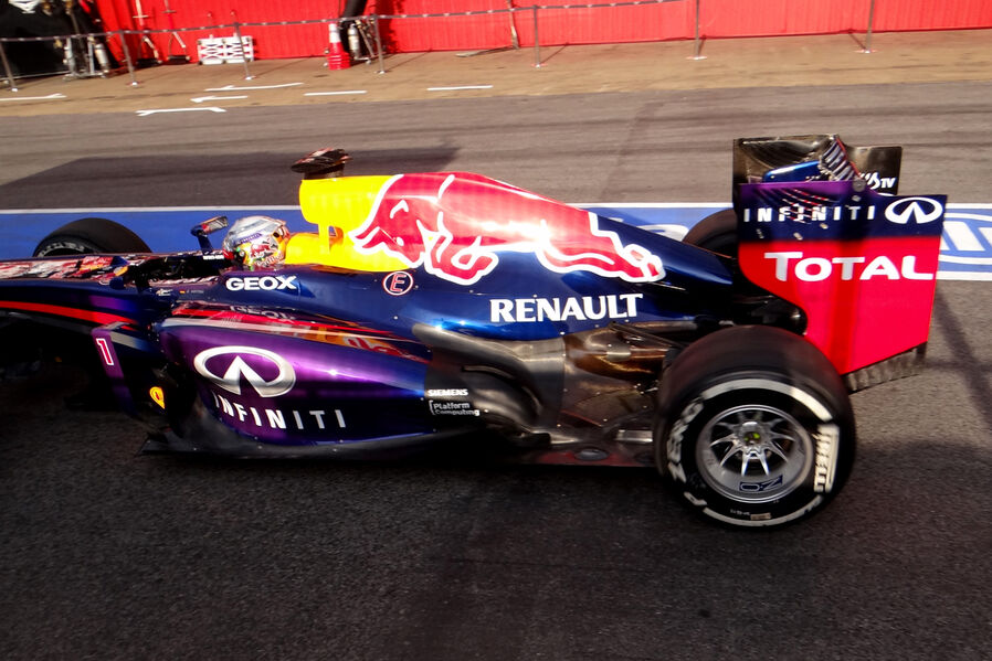[Imagen: Sebastian-Vettel-Red-Bull-Formel-1-Test-...662095.jpg]