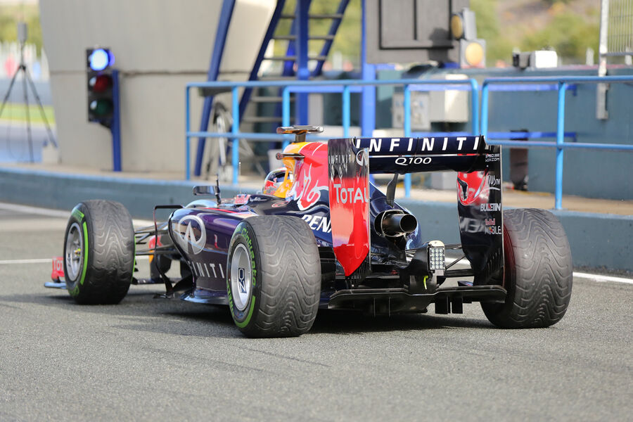 Sebastian-Vettel-Red-Bull-Formel-1-Test-Jerez-29-Januar-2014-fotoshowBigImage-2dbf10b2-751605.jpg