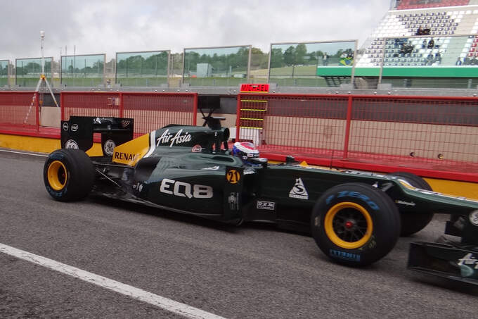 Vitaly-Petrov-Caterham-Formel-1-Test-Mugello-2-Mai-2012-13-fotoshowImage-fbf9ec83-591173.jpg