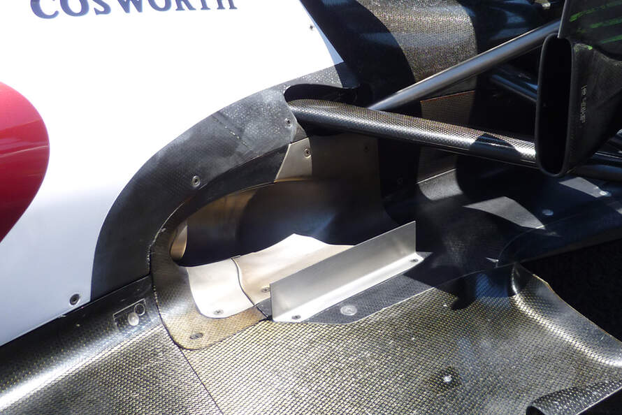 Williams-Auspuff-GP-Europa-2011-c890x594-ffffff-C-2e0b1230-515386.jpg